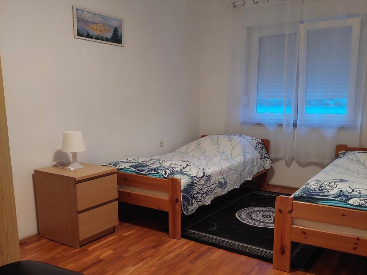 Apartmani Mujagic Batomalj エクステリア 写真