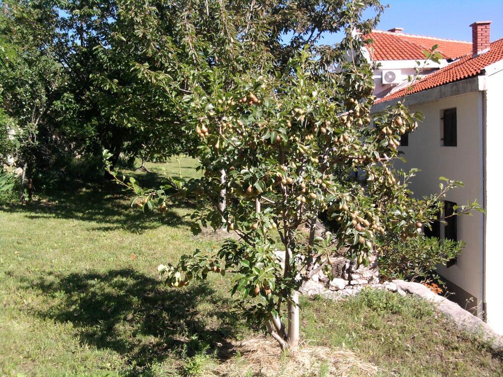 Apartmani Mujagic Batomalj エクステリア 写真